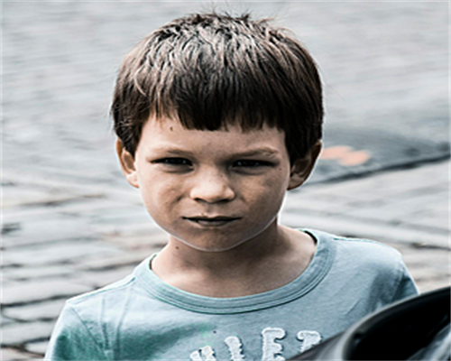 大二男生花15元自制遥控器，可远程开闭空调