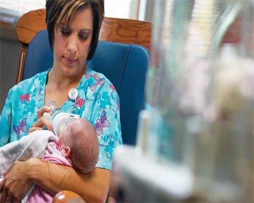 女明星狂晒证件照 肤色亮采成关键