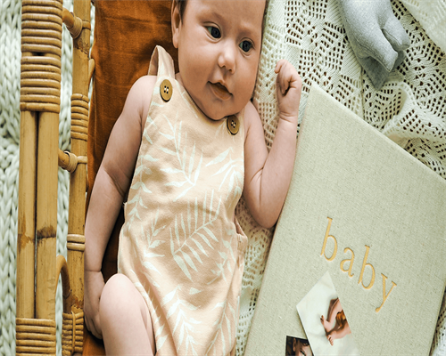 秋冬季脸干脱皮：亦纯枸杞原浆面膜，巨补水