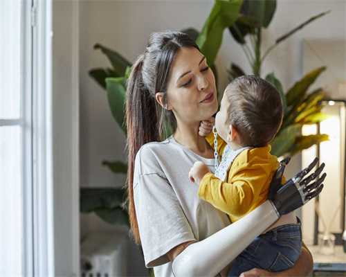 拒绝踩雷！哪款大牌粉底液养肤又持久？