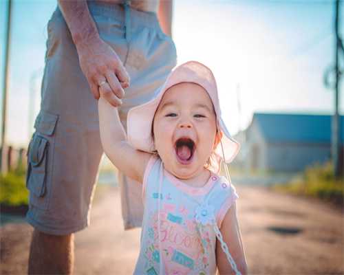 深圳市臻纯环境科技取得一种实验室设备清洗装置专利，能便捷快速固定盖板形成密封方便清洗