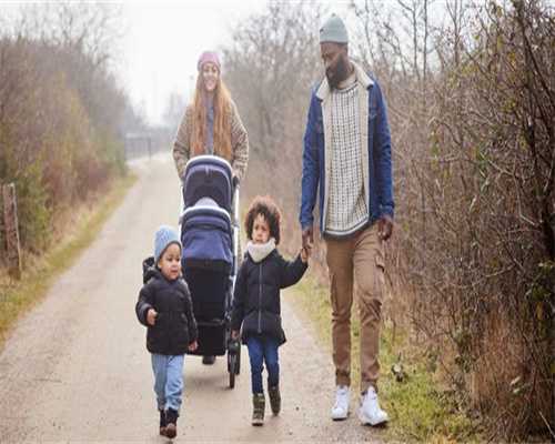 青岛金王：线上线下全渠道运营 推荐评级